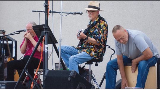 Blues on Main event draws hundreds to downtown Chanute