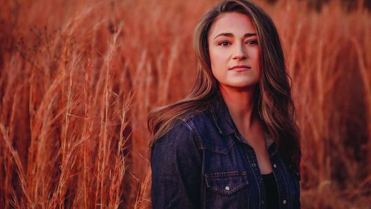 Grammy-nominated artist Jennifer Knapp returning for Hall of Fame induction, to put on hometown show