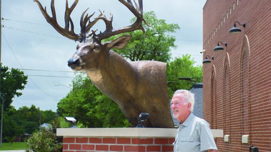 New deer bust by Fred Boyer unveiled at Whitetails and Wildlife Museum