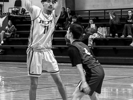 Altoona-Midway drops pair to Pleasanton