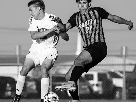 Blue Comets stay hot, blank Tigers at home
