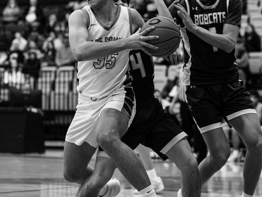 Chanute splits first two in Ralph Miller