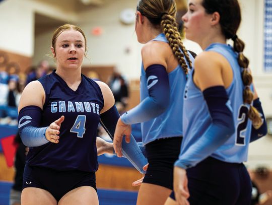 Dillow, defense keep Blue Comets unblemished