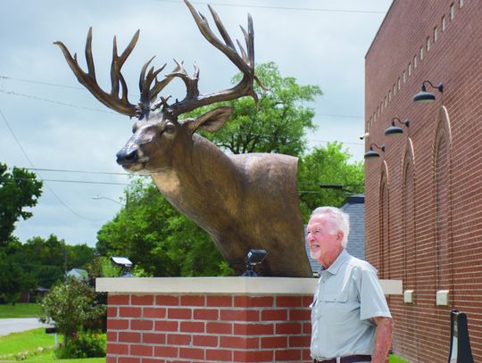 New deer bust by Fred Boyer unveiled at Whitetails and Wildlife Museum