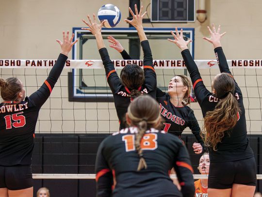 No. 1 Cowley sweeps Neosho County