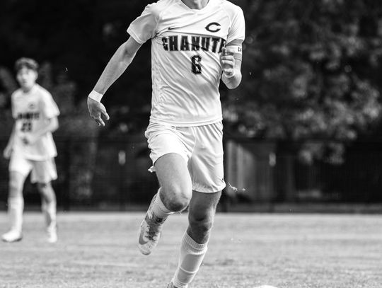 Ogle hat trick helps Chanute claim road win