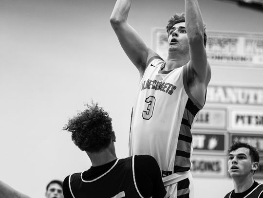 Olson, Blue Comets take down No. 1