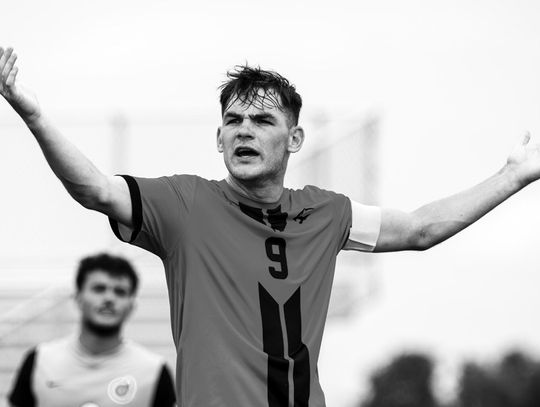 Two late goals from Niven salvages draw