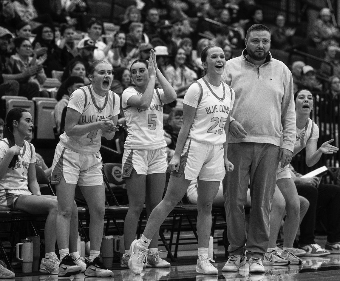 Blue Comets still perfect, force 41 turnovers in win