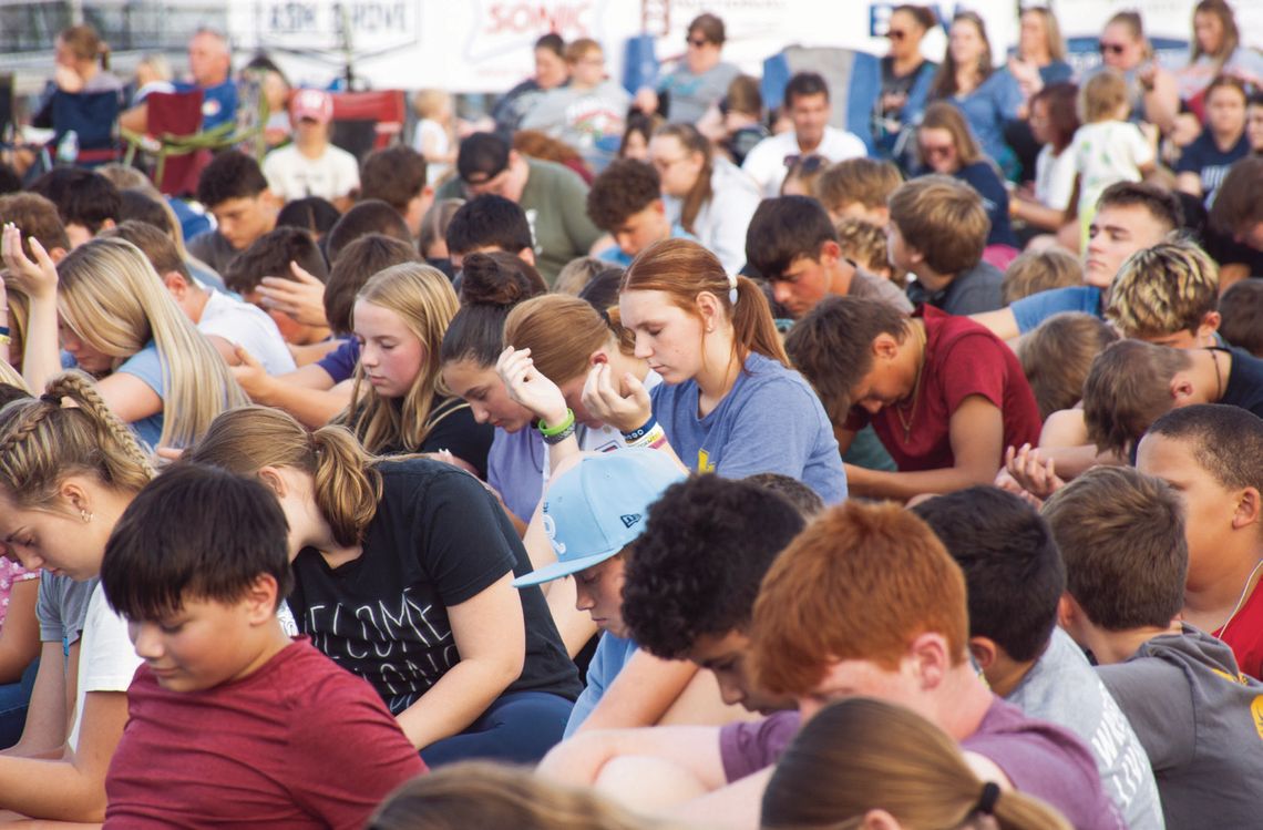 Fields of Faith Event draws hundreds to worship at Chanute High School