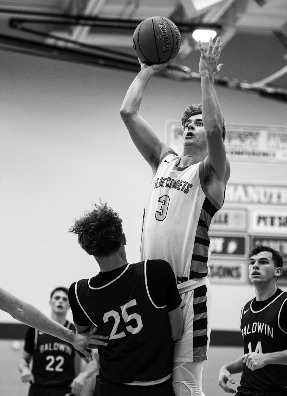 Olson, Blue Comets take down No. 1