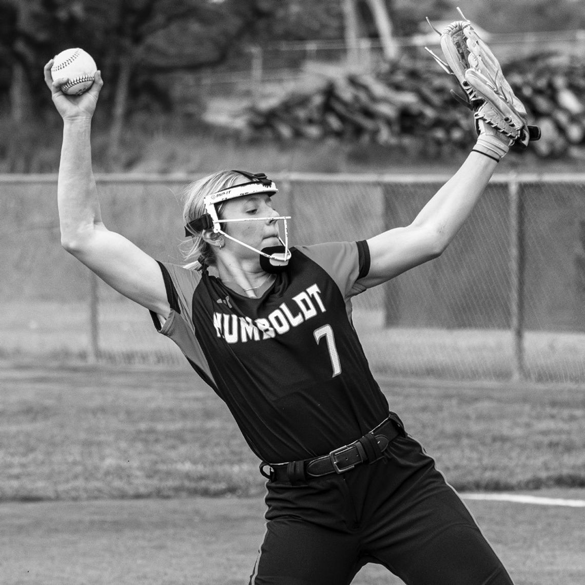 Shaughnessy shines in Humboldt sweep of Chargers