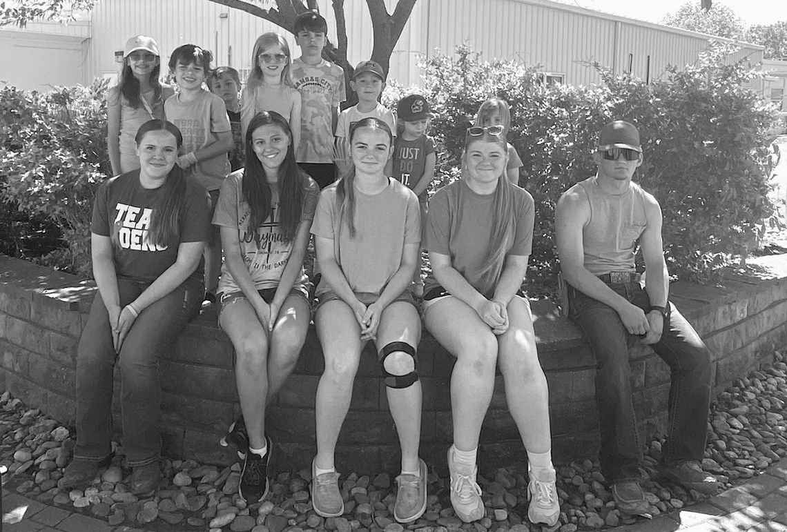 Southeast Sunflowers 4-H plants flowers in St. Paul, prepares for county fair